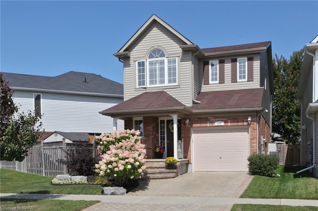 432 Beaumont Cres